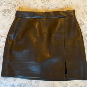 Aritzia Wilfred Patio Mini vegan Leather Skirt